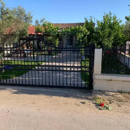 Holiday home Virginia House Nea Kallikrateia
